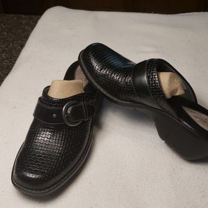 Women's Clarks shoes
